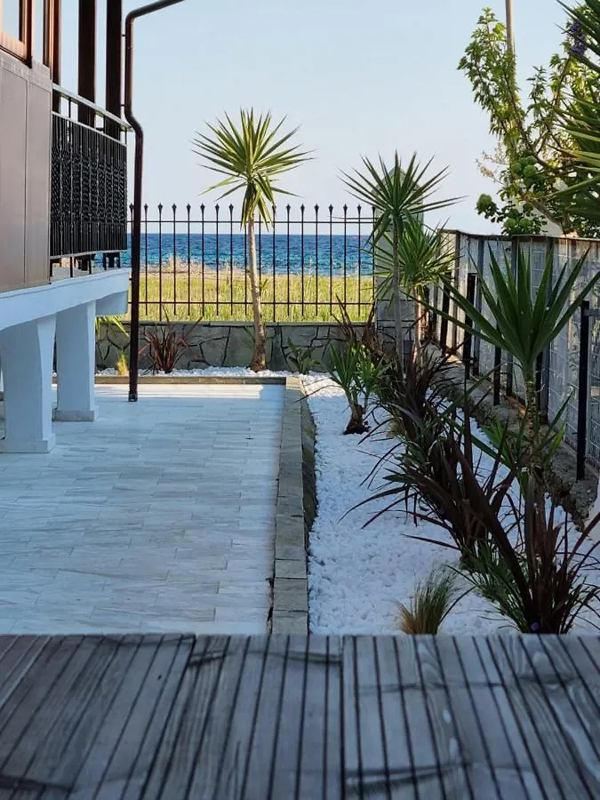 Oasis Beach House Vergia 希腊