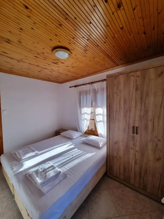 Oasis Beach House Vergia 希腊